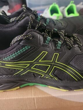 Asics Gel Venture 9 Black & Green Men's Running Shoes